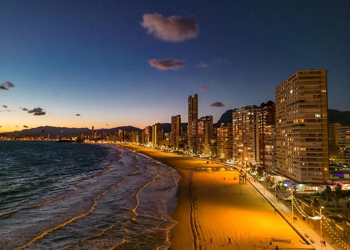 Three Bedrooms Apart In Benidorm Near Beach And Strip